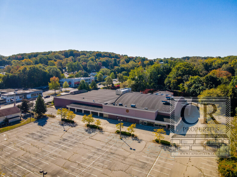 2094 E Main St, Cortlandt Manor, NY en alquiler - Foto del edificio - Imagen 2 de 32