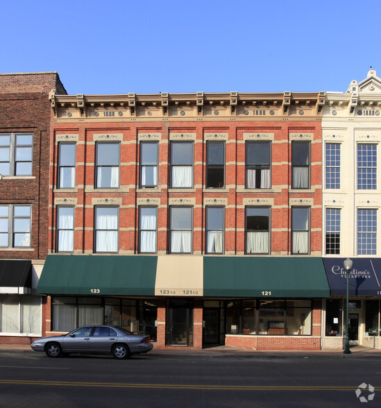 121-123 S Main St, Elkhart, IN en alquiler - Foto del edificio - Imagen 2 de 2