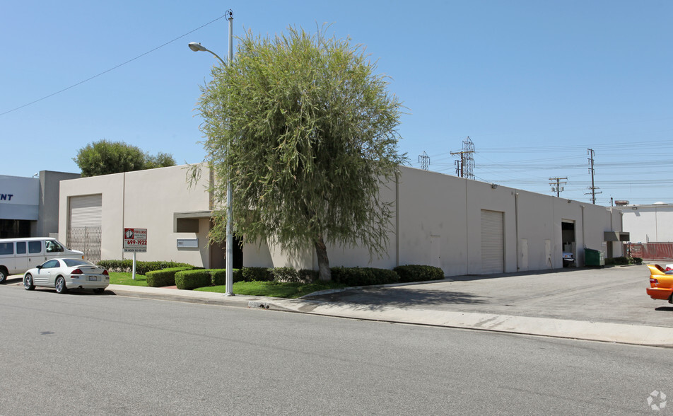 15321-15323 Texaco Ave, Paramount, CA en alquiler - Foto principal - Imagen 1 de 5