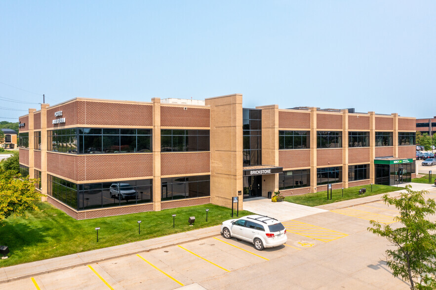 1055 Jordan Creek Pky, West Des Moines, IA en alquiler - Foto del edificio - Imagen 1 de 6