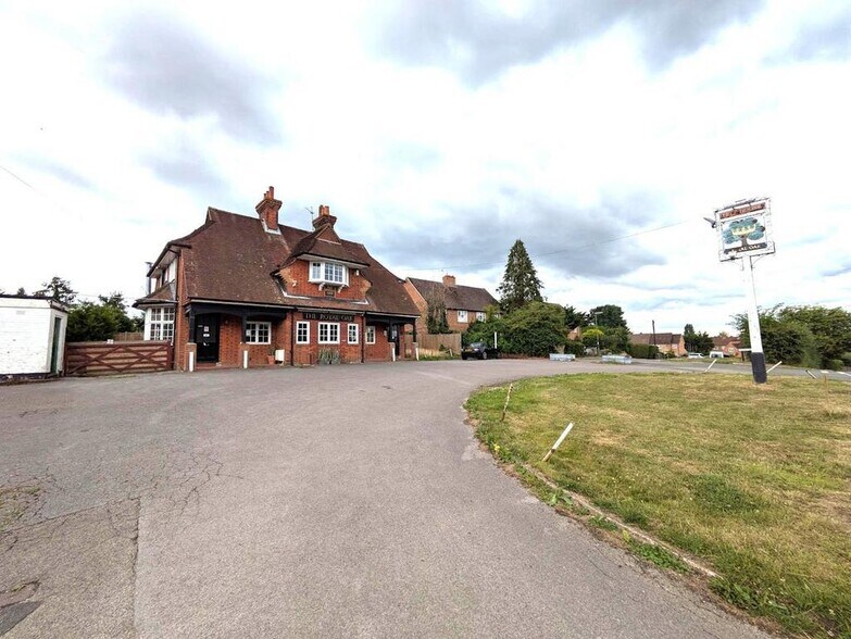 89 Oak Hl, Guildford en venta - Foto del edificio - Imagen 2 de 10