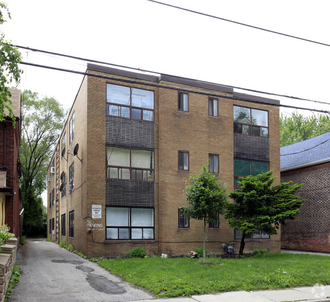 156 Barrington Ave, Toronto, ON en venta - Foto principal - Imagen 1 de 3