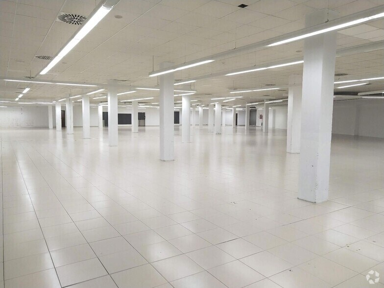 Local en Cabanillas del Campo, Guadalajara en alquiler - Foto del interior - Imagen 1 de 1