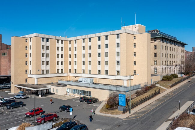 Más detalles de Baystate Health Campus Opportunity Zone – para subasta, Springfield, MA