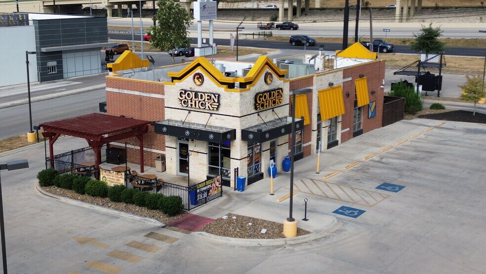 Golden Chick - 4 Stores - All or Part cartera de 4 inmuebles en venta en LoopNet.es - Foto del edificio - Imagen 3 de 4