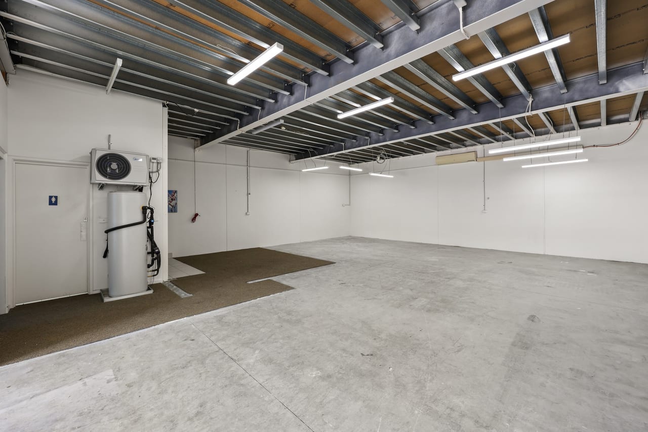 2A Westall Rd, Clayton, VIC 3168 - Unidad E2 -  - Foto del interior - Image 2 of 9