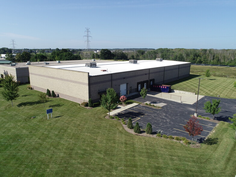 591 N Dekora Woods Blvd, Saukville, WI en alquiler - Foto del edificio - Imagen 1 de 18