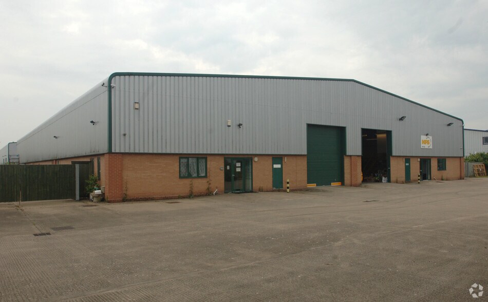 Unit 1 & Plots 4 & 5 Progress Way cartera de 2 inmuebles en venta en LoopNet.es - Foto principal - Imagen 1 de 2