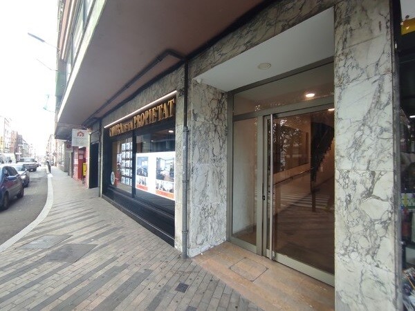 Más detalles de Carrer d'Arquímedes, 267, Terrassa - Edificio residencial​ en venta