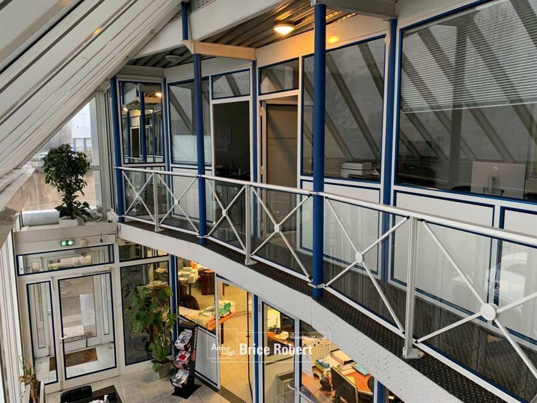 Oficina en Vaulx-en-Velin en alquiler Foto del edificio- Imagen 1 de 3