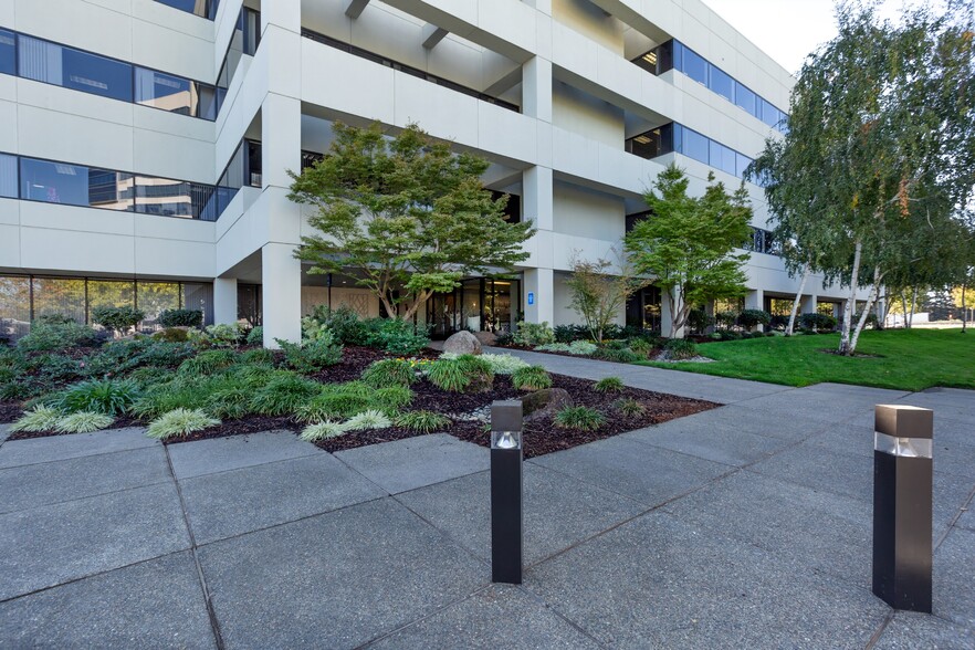 2535 Capitol Oaks Dr, Sacramento, CA en alquiler - Foto del edificio - Imagen 3 de 14