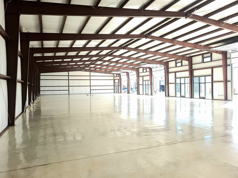 13007 Harmon Rd, Fort Worth, TX en alquiler - Foto del interior - Imagen 2 de 3