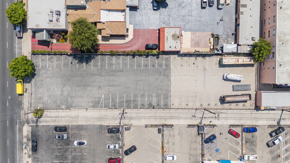 14430 Vanowen St, Van Nuys, CA en venta - Foto del edificio - Imagen 2 de 25