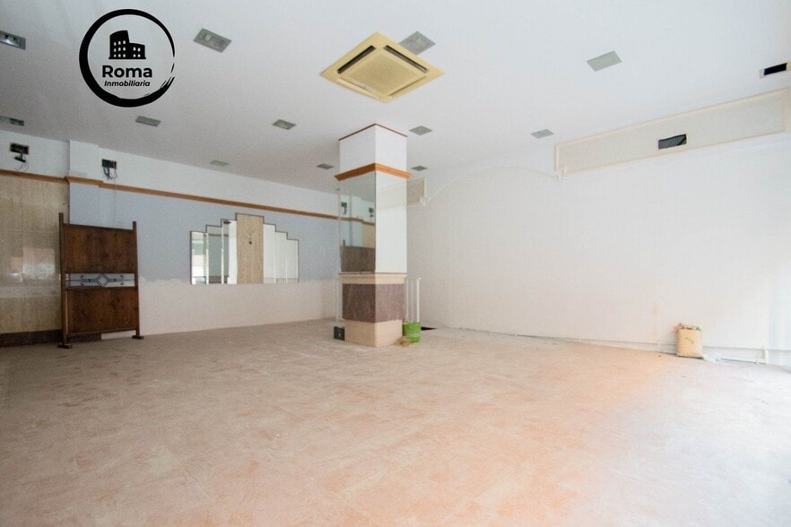 Local en Granada, Granada en venta - Foto del edificio - Imagen 3 de 27