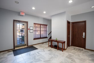 1900 E 15th St, Edmond, OK en venta Foto del interior- Imagen 1 de 9