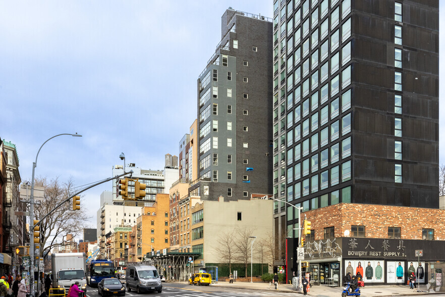 195 Bowery, New York, NY en alquiler - Foto del edificio - Imagen 1 de 7