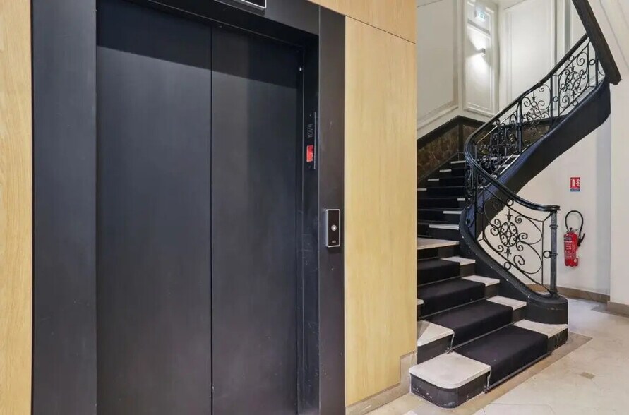 15 Rue La Fayette, Paris en alquiler - Foto del edificio - Imagen 2 de 14