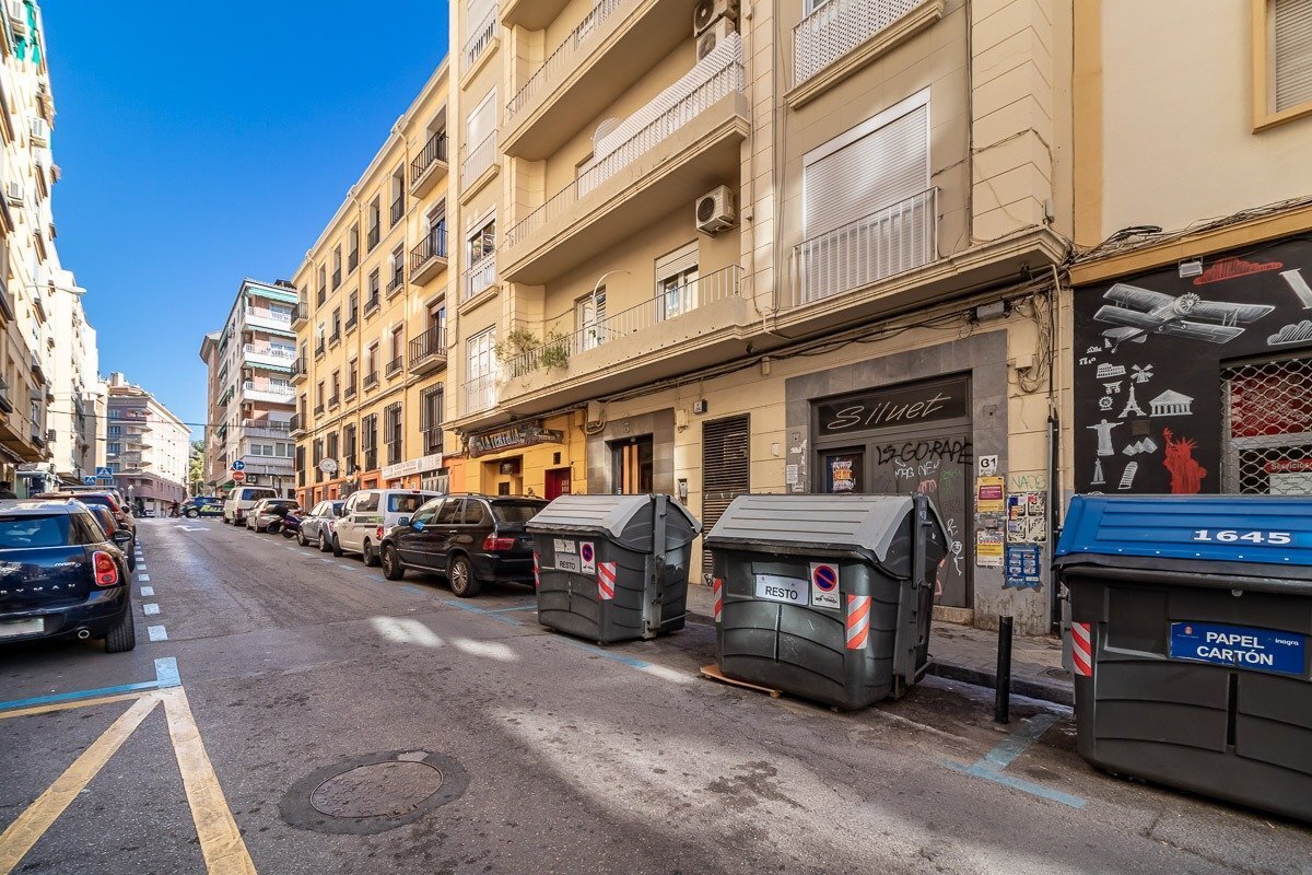 Local en Granada, Granada en venta Foto del edificio- Imagen 1 de 15