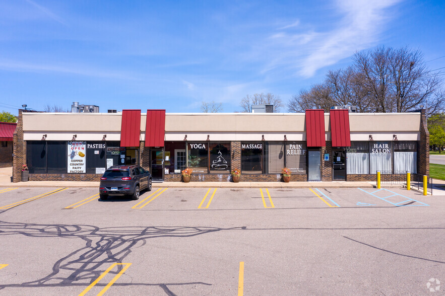 19151-19161 Merriman Rd, Livonia, MI en alquiler - Foto del edificio - Imagen 2 de 7