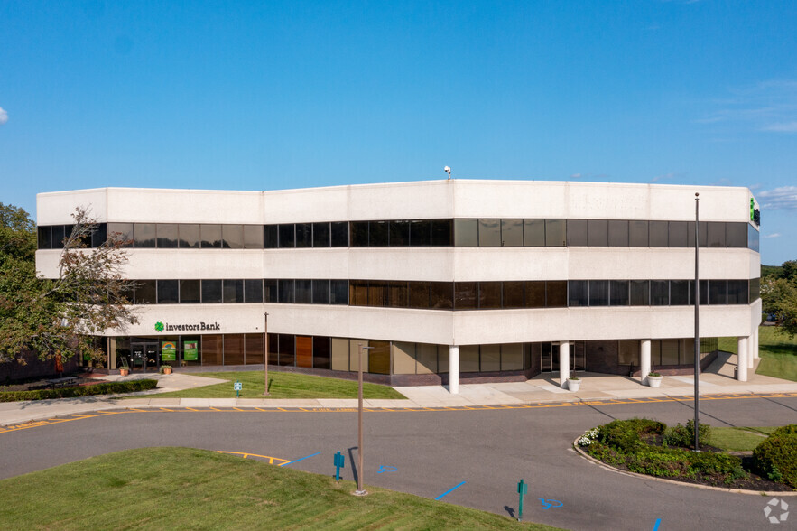 2929 Expressway Dr N, Hauppauge, NY en alquiler - Foto del edificio - Imagen 1 de 6