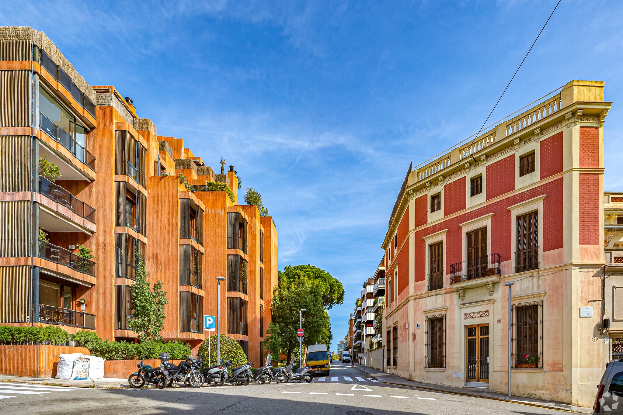 Edificio residencial en Barcelona, Barcelona en venta Foto del edificio- Imagen 1 de 3