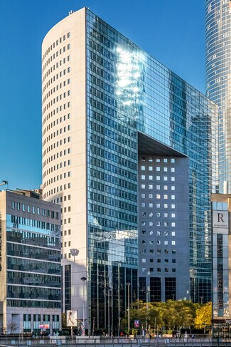 Más detalles de 11-13 Cours Valmy, Puteaux - Oficina en alquiler