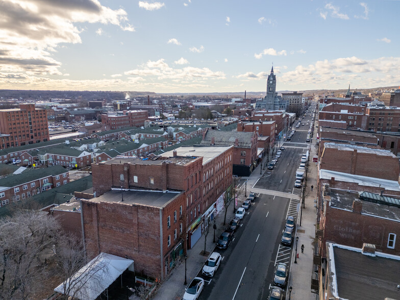 103-105 High St, Holyoke, MA en alquiler - Foto del edificio - Imagen 1 de 5