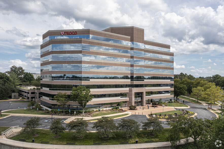 12150 Monument Dr, Fairfax, VA en alquiler - Foto del edificio - Imagen 1 de 17