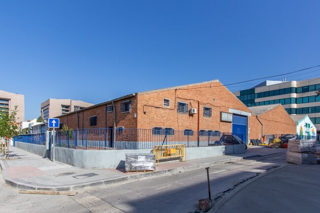 Más detalles de Calle de Fuentenebro, 15D, Madrid - Nave en alquiler