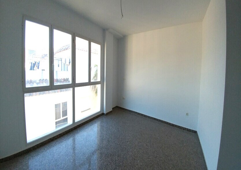 Local en Mislata en venta - Foto del edificio - Imagen 3 de 10