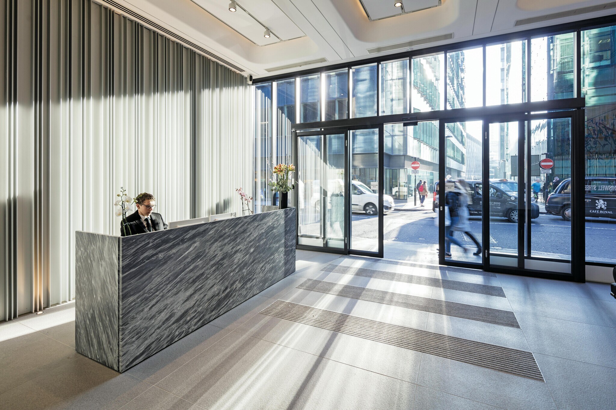 24 Chiswell St, London en alquiler Foto del edificio- Imagen 1 de 52