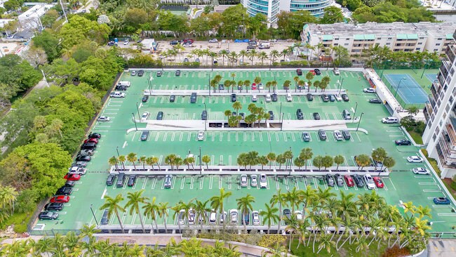 2333 Brickell Ave, Miami, FL en venta - Foto del edificio - Imagen 2 de 24