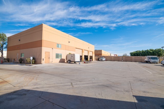 72265 Manufacturing Rd, Thousand Palms, CA en venta - Foto del edificio - Imagen 2 de 3