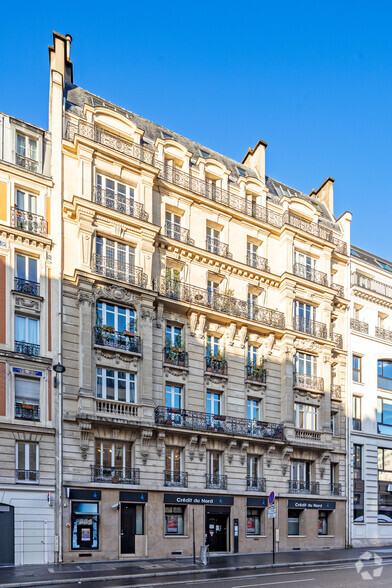 104 Rue D'Amsterdam, Paris en alquiler - Foto del edificio - Imagen 2 de 2