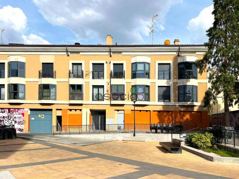 Local en Guadalajara, Guadalajara en alquiler - Foto del edificio - Imagen 2 de 2