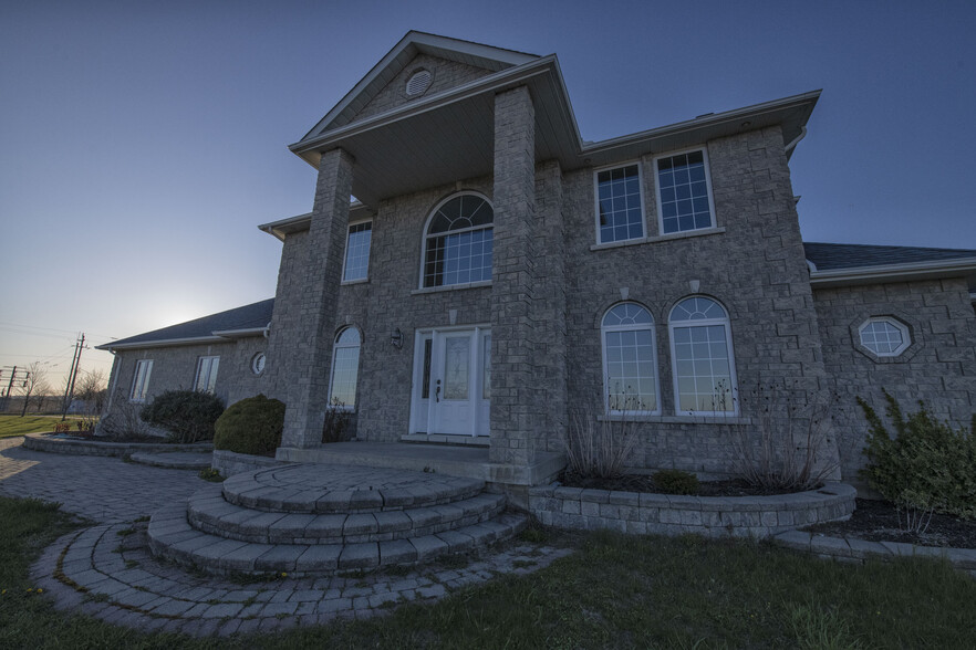 207 Durham St S, Colborne, ON en venta - Foto del edificio - Imagen 2 de 4