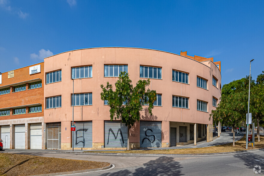 Avinguda Cornisa, 11, Santa Coloma de Cervelló, Barcelona en venta - Foto del edificio - Imagen 2 de 12