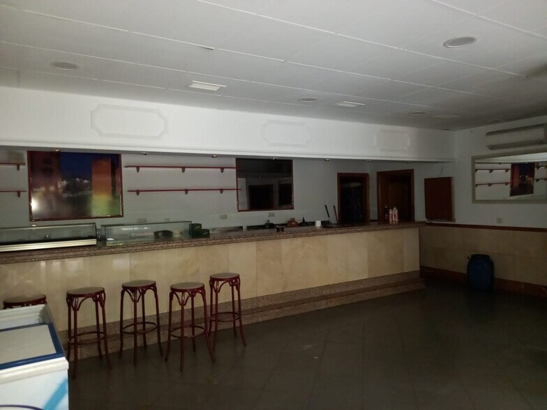 Local en Cáceres en venta - Foto del edificio - Imagen 3 de 11