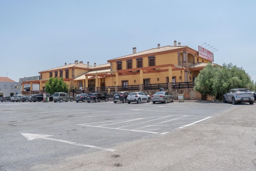 Local en Diezma en venta - Foto del edificio - Imagen 1 de 50