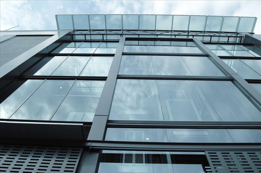 Oficina en SEVILLA en venta - Foto del edificio - Imagen 3 de 10