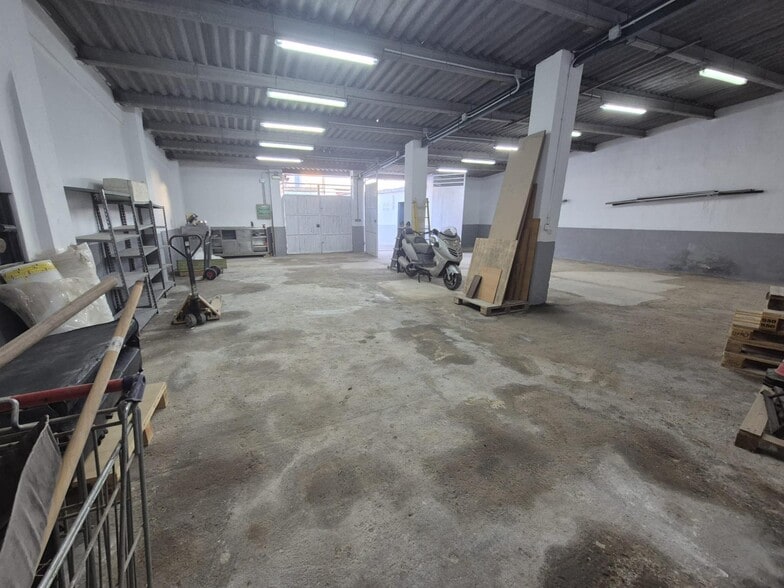 Nave en Llíria, Valencia en venta - Foto principal - Imagen 1 de 18