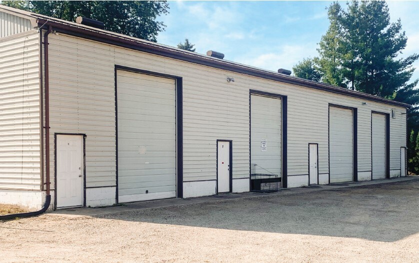 24637 – 24643 MELBOURNE ROAD cartera de 3 inmuebles en venta en LoopNet.es - Foto del edificio - Imagen 3 de 3