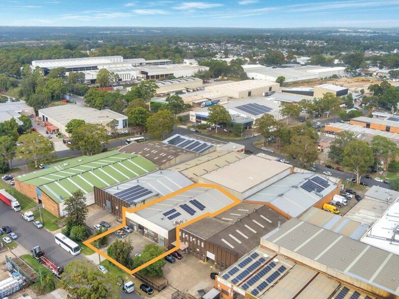 4 Ladbroke St, Milperra en alquiler - Vista aérea - Imagen 2 de 5