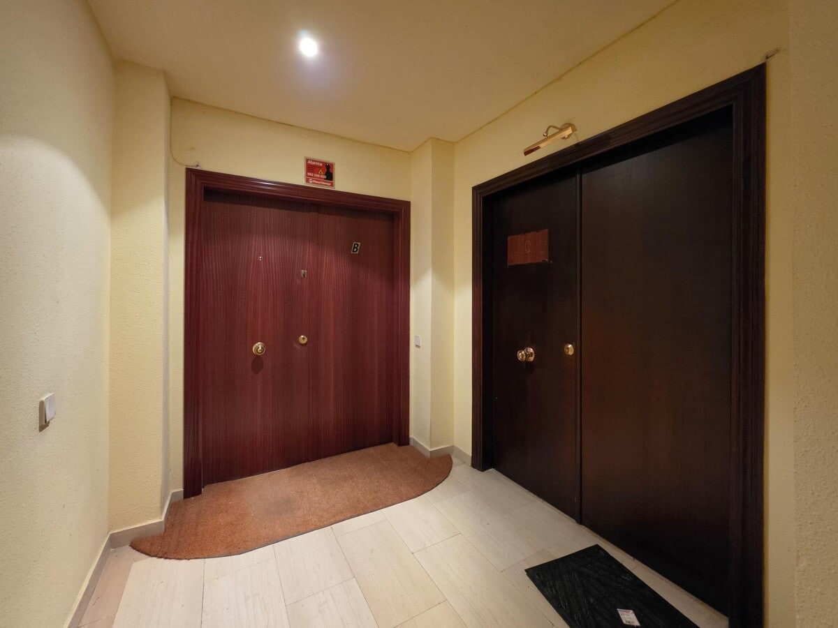 Lleida, LER 25001 - Unidad - - - Foto del interior - Image 1 of 20