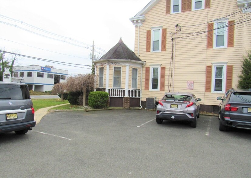 623 Georges Rd, North Brunswick, NJ en alquiler - Foto del edificio - Imagen 3 de 7