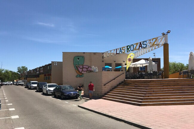 Más detalles de Avenida Atenas, 1, Las Rozas de Madrid - Local en venta