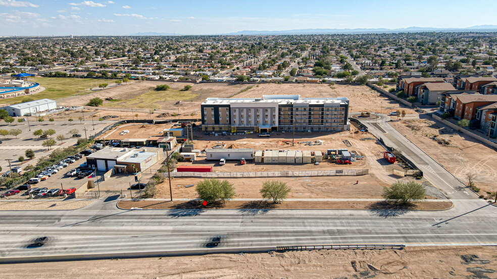 10740 Montana Avenue, El Paso, TX en alquiler - Foto del edificio - Imagen 3 de 7