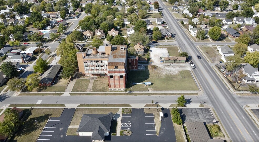 2008 S Sergeant, Joplin, MO en venta - Foto del edificio - Imagen 2 de 3