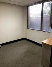 4910 Van Nuys Blvd, Sherman Oaks, CA en alquiler Foto del interior- Imagen 1 de 4