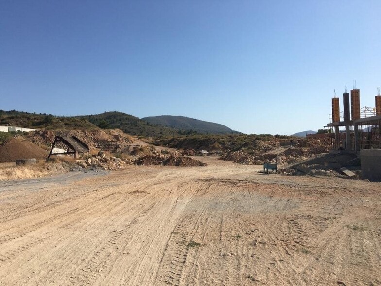 Calle Carlos Cano, 1, Vélez de Benaudalla, Granada en venta - Foto de la construcción - Imagen 2 de 7